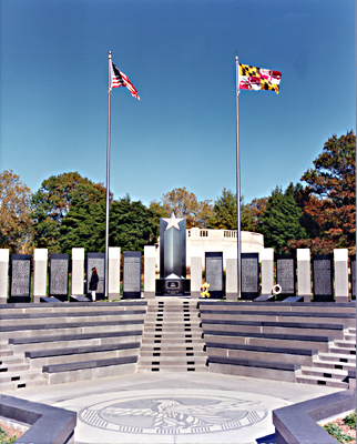 [color photograph of the World War II Memorial]